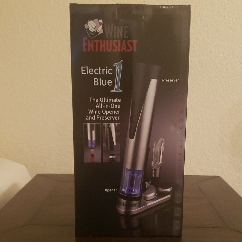 Wine Enthusiast Electric Blue 1 Wine Opener and Preserver